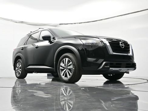 New 2025 Nissan Pathfinder SL image 40