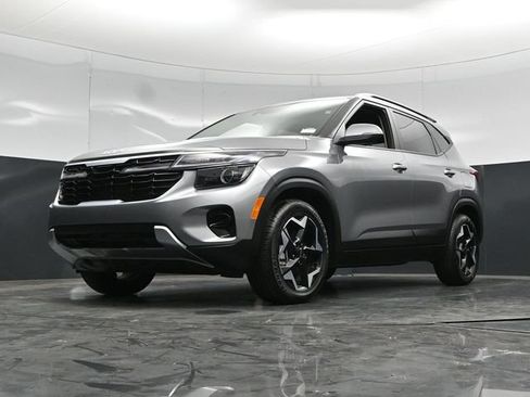 Used 2025 Kia Seltos S FWD image 59