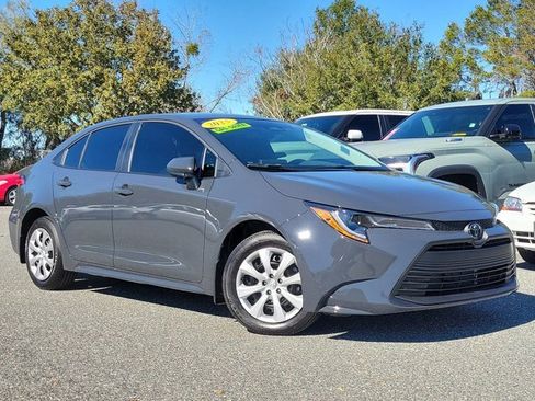 Used 2025 Toyota Corolla LE image 35