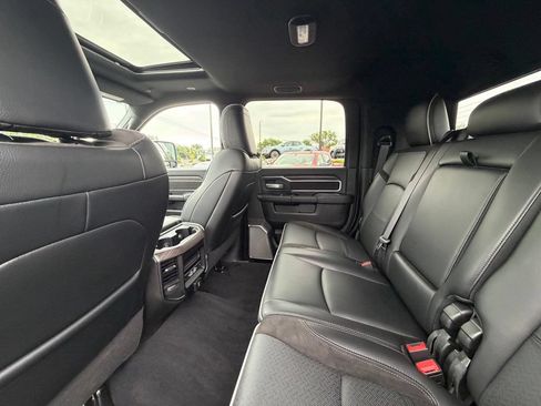 Used 2025 RAM 2500 Laramie AWD/4WD image 37