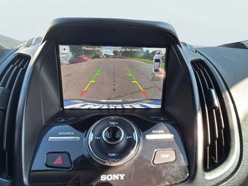 Used 2018 Ford Escape Titanium image 12