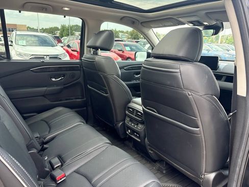 Used 2023 Honda Pilot Elite image 34