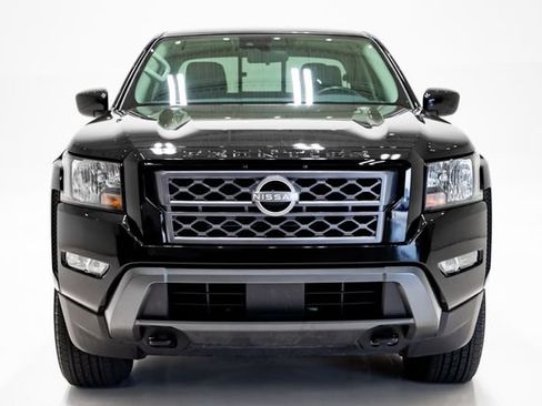 Used 2022 Nissan Frontier SV AWD/4WD image 4