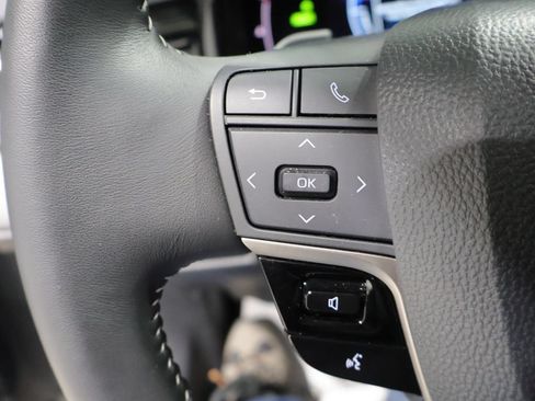 Used 2025 Toyota Camry SE AWD/4WD image 32