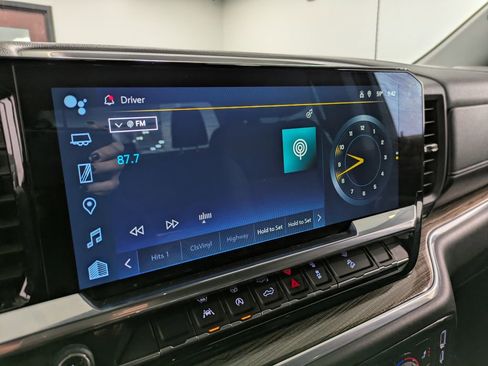 Used 2022 Chevrolet Silverado 1500 RST image 11