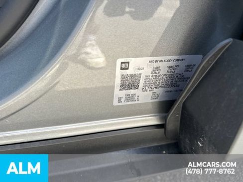 Used 2025 Chevrolet Trax LT w/ LT Convenience Package FWD image 35
