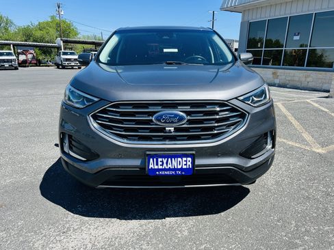 Used 2022 Ford Edge Titanium w/ Equipment Group 301A AWD/4WD image 3
