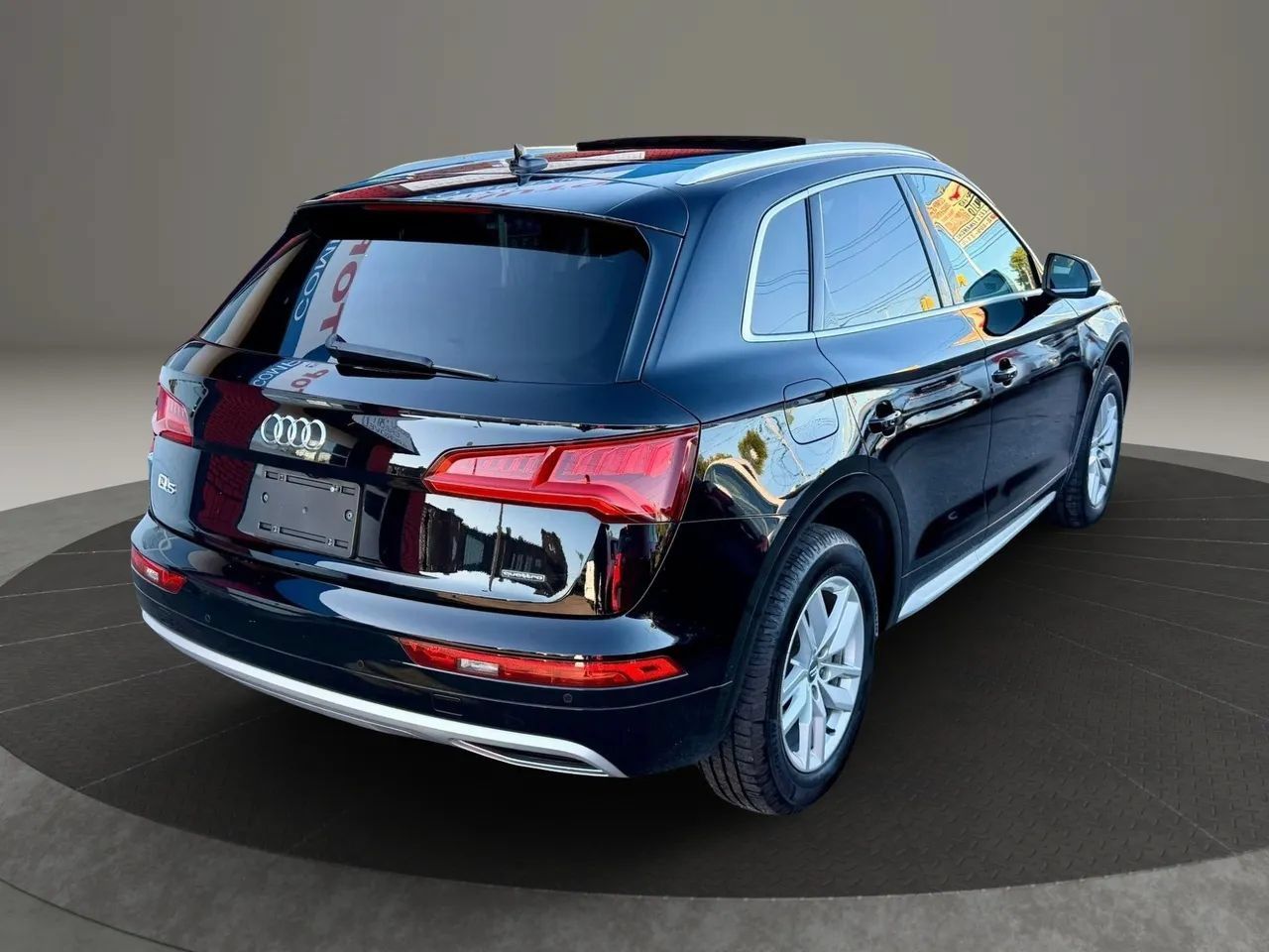 Used 2020 Audi Q5 2.0T Premium w/ Convenience Package AWD/4WD image 4