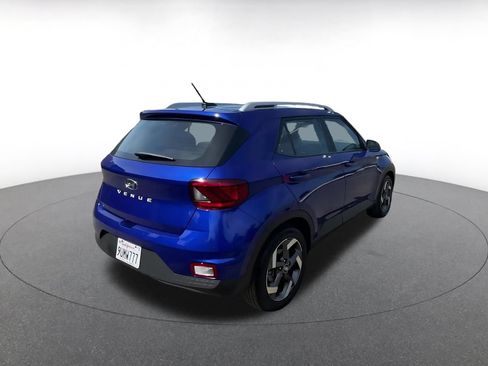 Used 2025 Hyundai Venue SEL FWD image 15