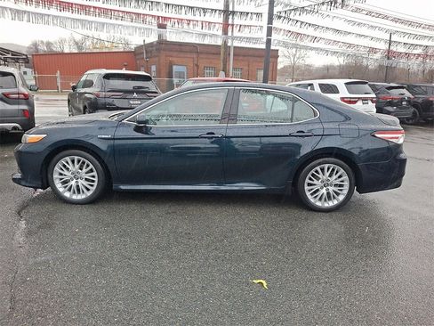 Used 2018 Toyota Camry XLE w/ Audio Package image 9