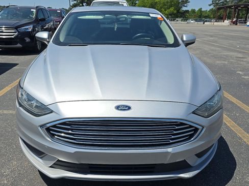 Used 2018 Ford Fusion SE FWD image 5