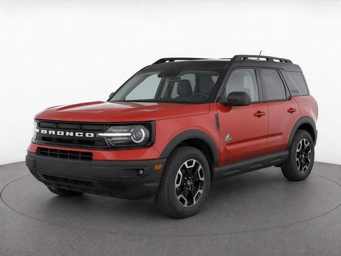 Used 2023 Ford Bronco Sport Outer Banks AWD/4WD image 2