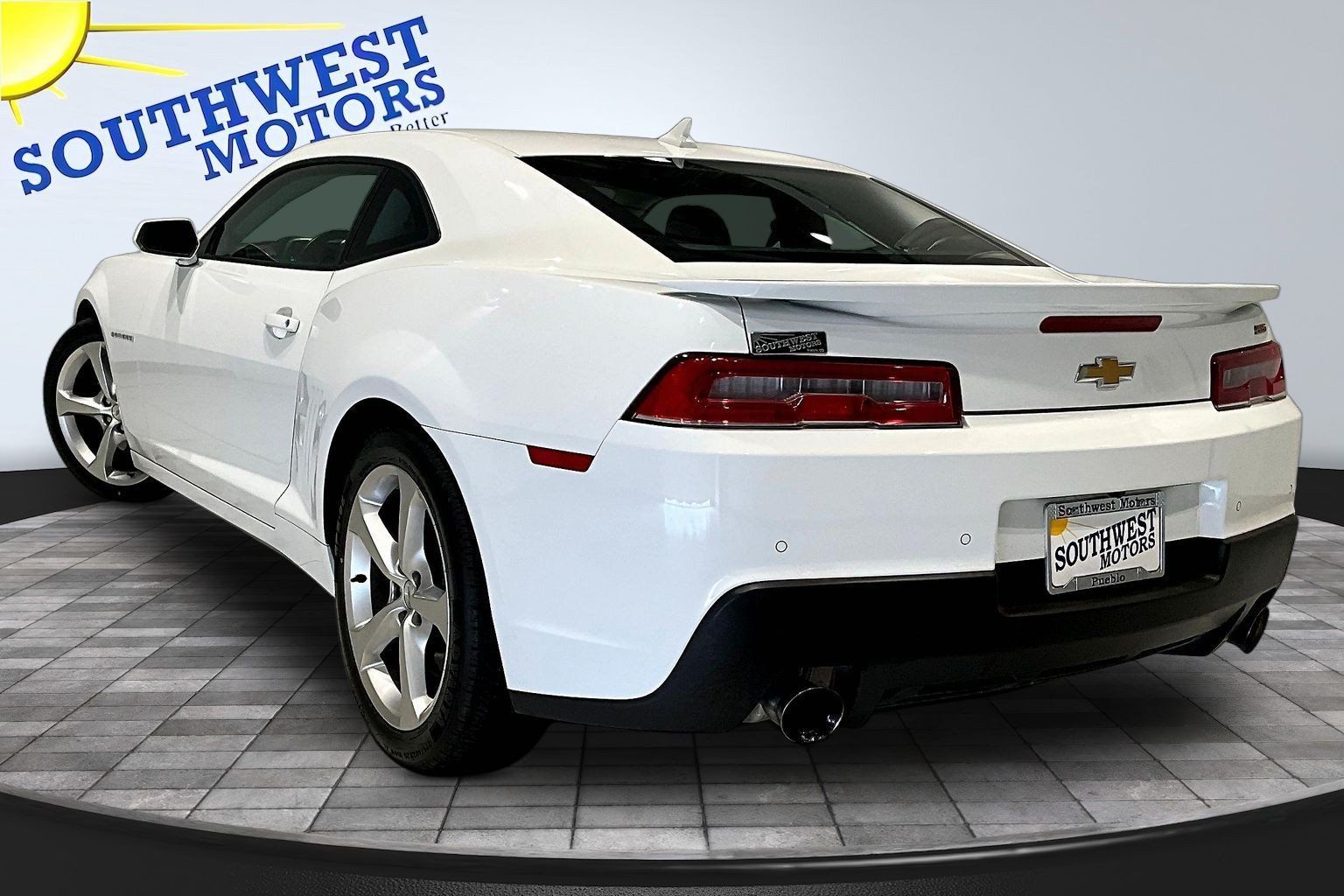 Used 2015 Chevrolet Camaro SS w/ RS Package RWD image 5