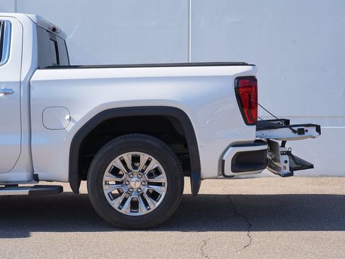 Used 2022 GMC Sierra 1500 Denali AWD/4WD image 12