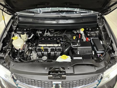 Used 2019 Dodge Journey SE w/ Premium Group image 7