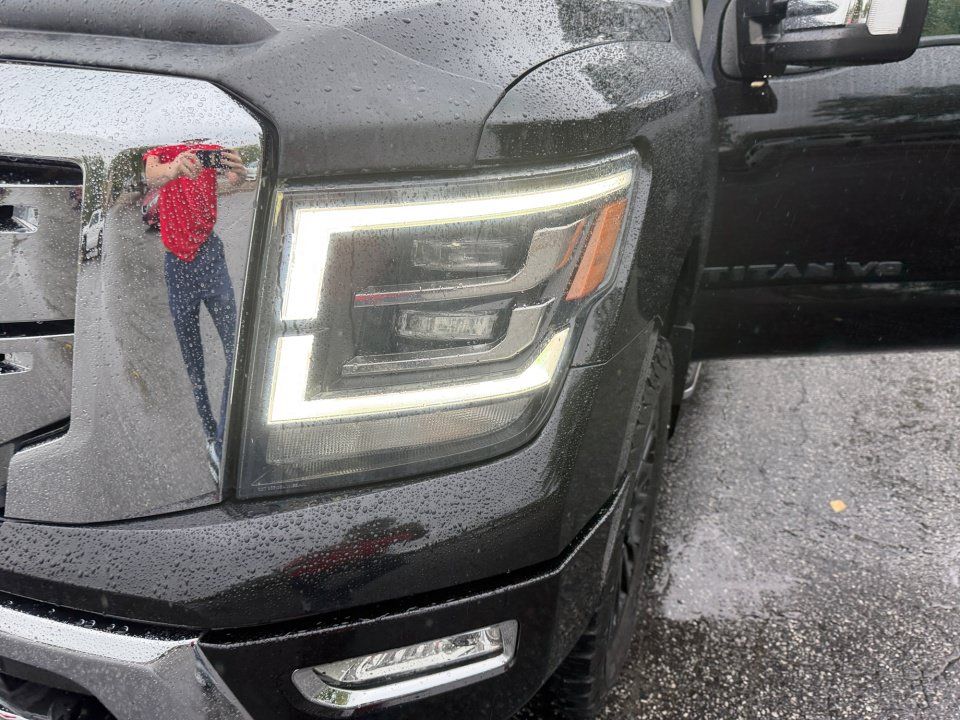 Used 2020 Nissan Titan SL w/ Moonroof Package AWD/4WD image 26