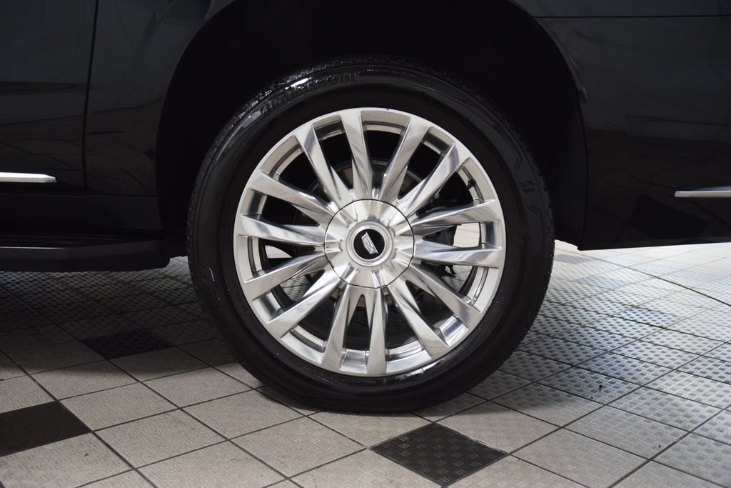 Used 2024 Cadillac Escalade ESV Premium Luxury w/ LPO, Floor Liner Package AWD/4WD image 28