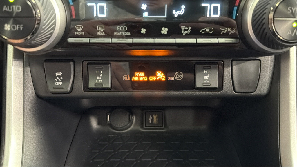 Used 2025 Toyota RAV4 XLE w/ Convenience Package AWD/4WD image 29