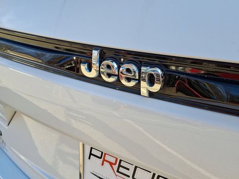 Certified 2023 Jeep Grand Cherokee Laredo image 30