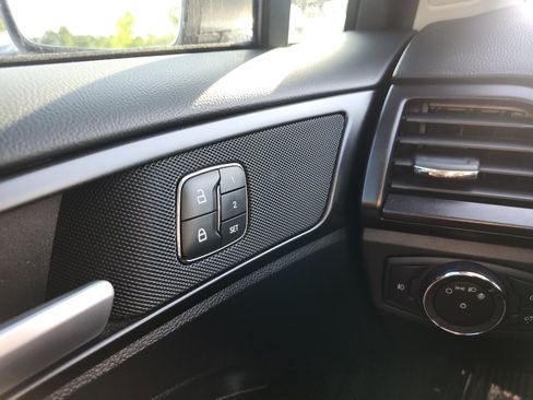 Used 2019 Ford Fusion Titanium FWD image 24