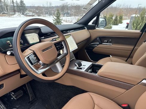 New 2026 Land Rover Range Rover SE image 11