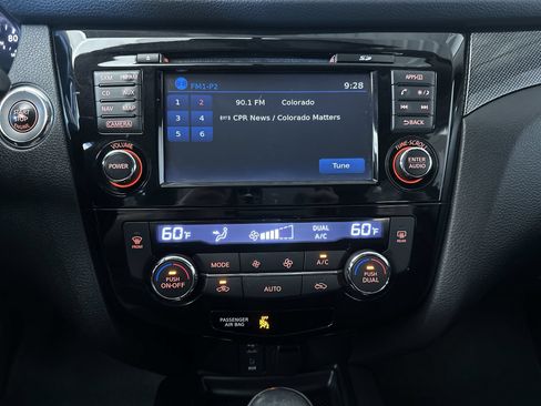 Used 2016 Nissan Rogue SL AWD/4WD image 18