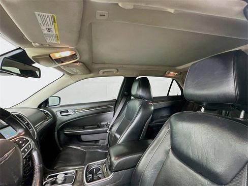 Used 2017 Chrysler 300 C w/ Safetytec Plus Group image 22