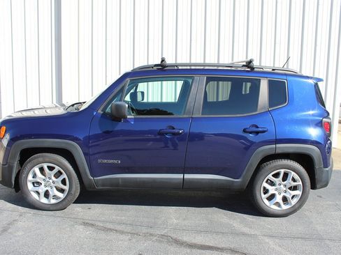 Used 2017 Jeep Renegade Latitude image 5