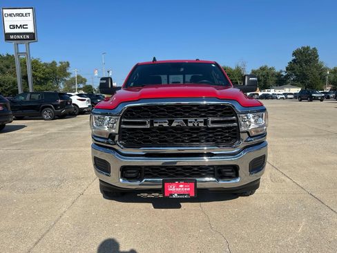 Used 2024 RAM 2500 Tradesman w/ Chrome Appearance Group AWD/4WD image 8