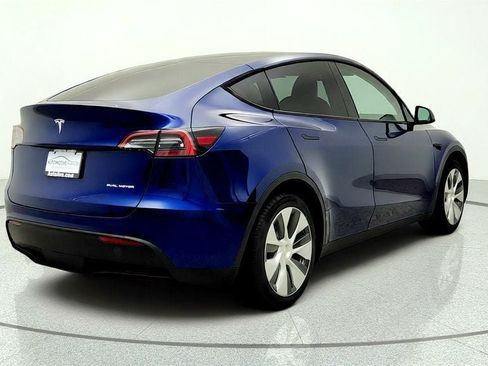 Used 2023 Tesla Model Y Long Range AWD/4WD image 5