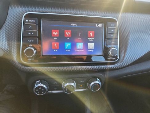 Used 2020 Nissan Kicks S FWD image 12