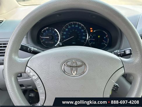 Used 2009 Toyota Sienna CE FWD image 19