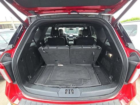 Used 2020 Ford Explorer XLT w/ Equipment Group 202A AWD/4WD image 10