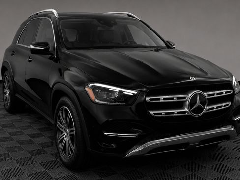 Used 2024 Mercedes-Benz GLE 350 4MATIC w/ Winter Package image 3