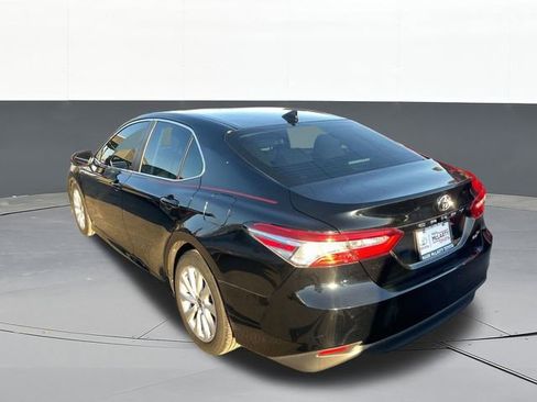 Used 2020 Toyota Camry LE image 5