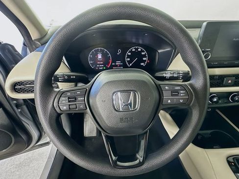 Certified 2023 Honda HR-V LX image 21