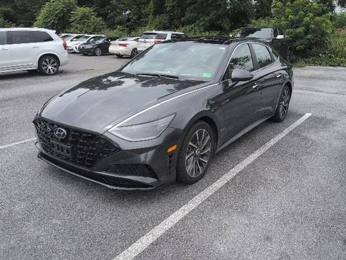 Used 2020 Hyundai Sonata Limited w/ Cargo Package FWD image 3