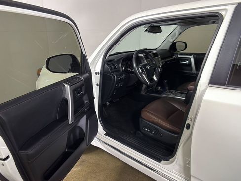 Used 2022 Toyota 4Runner Limited AWD/4WD image 2
