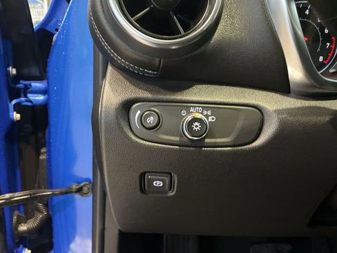Used 2025 Chevrolet Blazer LT FWD image 21
