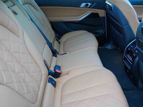 Used 2025 BMW X7 xDrive40i w/ M Sport Package image 37