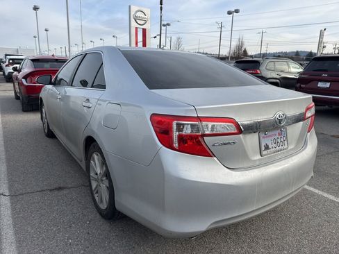 Used 2014 Toyota Camry image 8