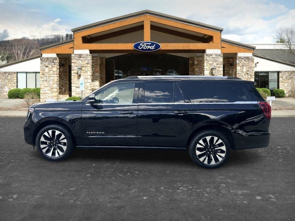 Used 2025 Ford Expedition Max Platinum w/ Driver's Package AWD/4WD image 7