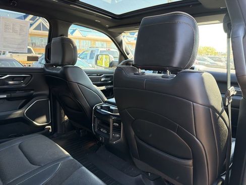 Used 2019 RAM 1500 Laramie AWD/4WD image 15