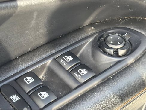 Used 2018 Jeep Compass Latitude image 28