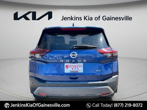 Used 2021 Nissan Rogue SV w/ Premium Package FWD image 4