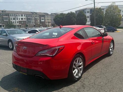 Used 2015 Hyundai Genesis 3.8 RWD image 8