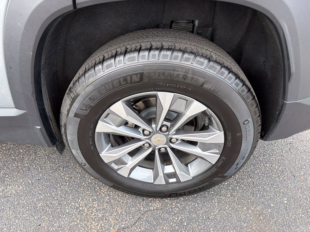 Used 2026 Chevrolet Equinox LT AWD/4WD image 4