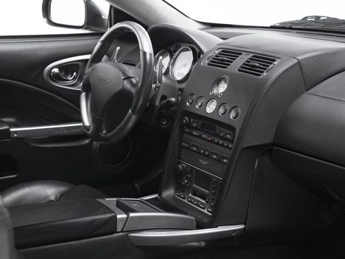 Used 2005 Aston Martin Vanquish S image 33