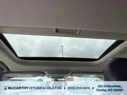 Used 2017 Ford Fusion SE FWD image 9