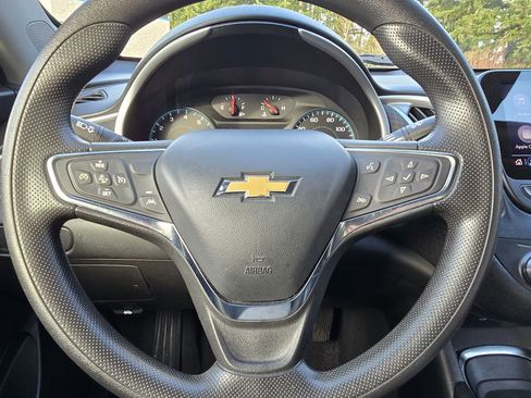 Used 2023 Chevrolet Malibu LT image 15